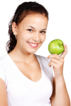 Скачать PNG картинку на прозрачном фоне Девушка улыбается и держит зеленое яблоко в руке